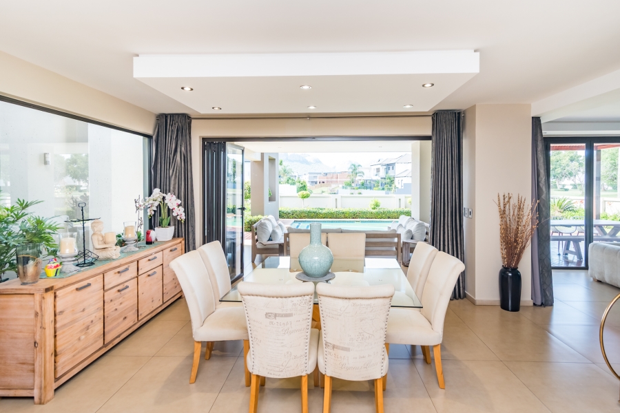 5 Bedroom Property for Sale in Hartebeesfontien AH North West